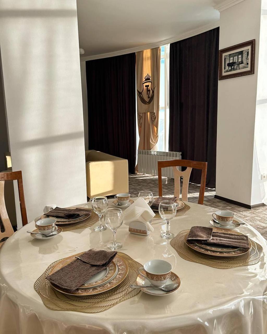 Tanzharyk Hotel Aqtöbe Luaran gambar