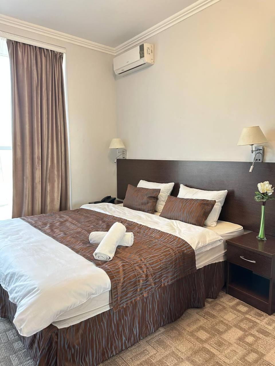 Tanzharyk Hotel Aqtöbe Luaran gambar