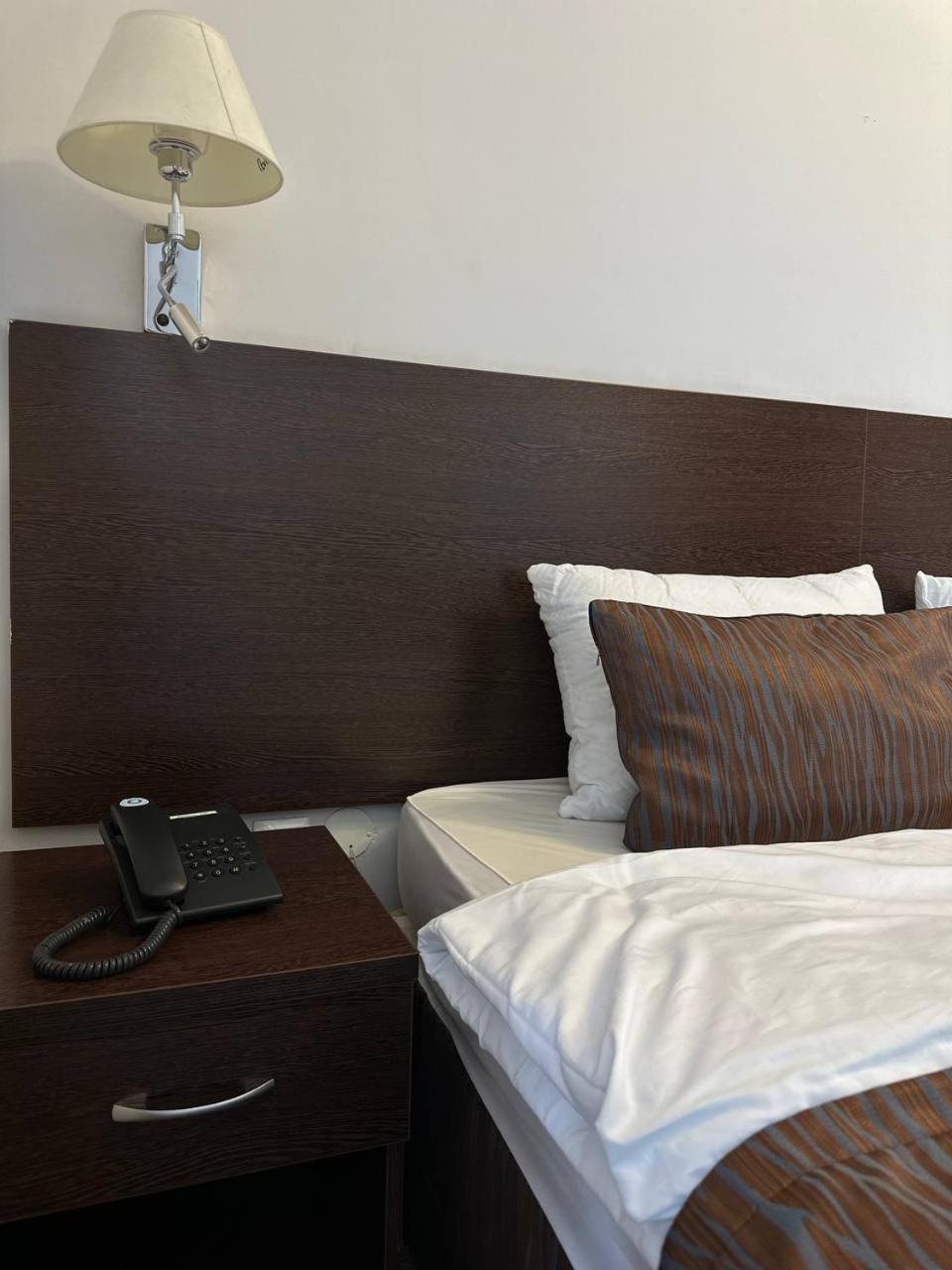 Tanzharyk Hotel Aqtöbe Luaran gambar