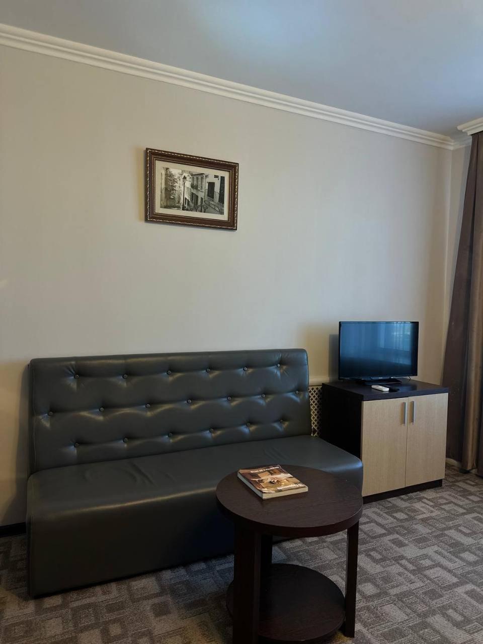 Tanzharyk Hotel Aqtöbe Luaran gambar