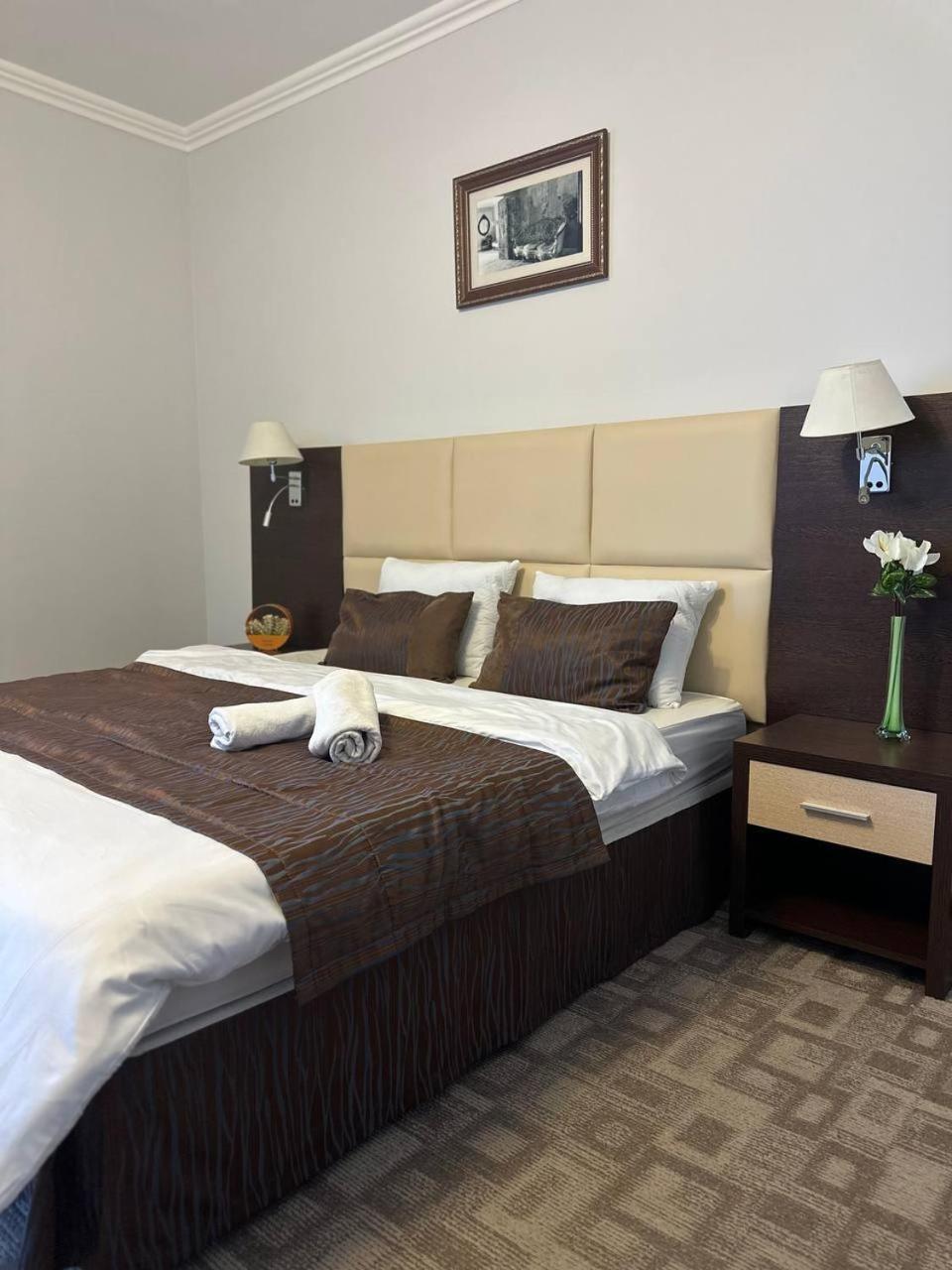 Tanzharyk Hotel Aqtöbe Luaran gambar
