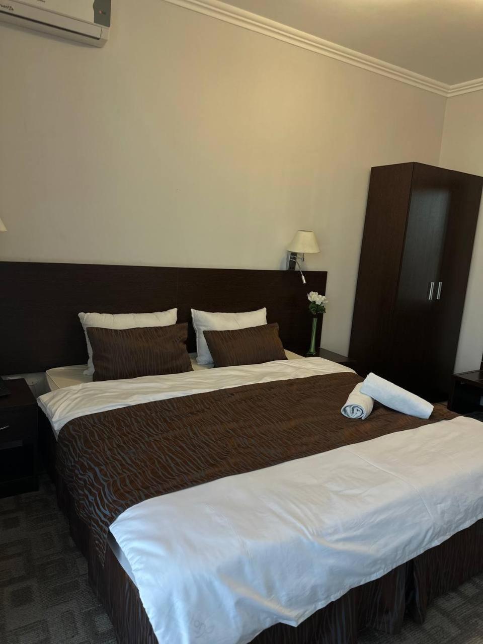 Tanzharyk Hotel Aqtöbe Luaran gambar