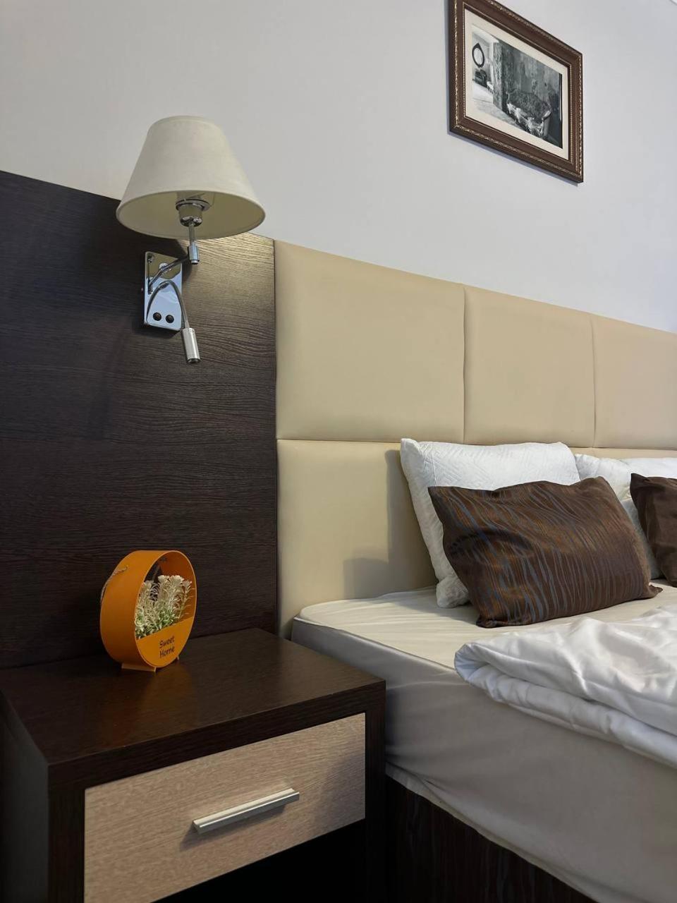 Tanzharyk Hotel Aqtöbe Luaran gambar