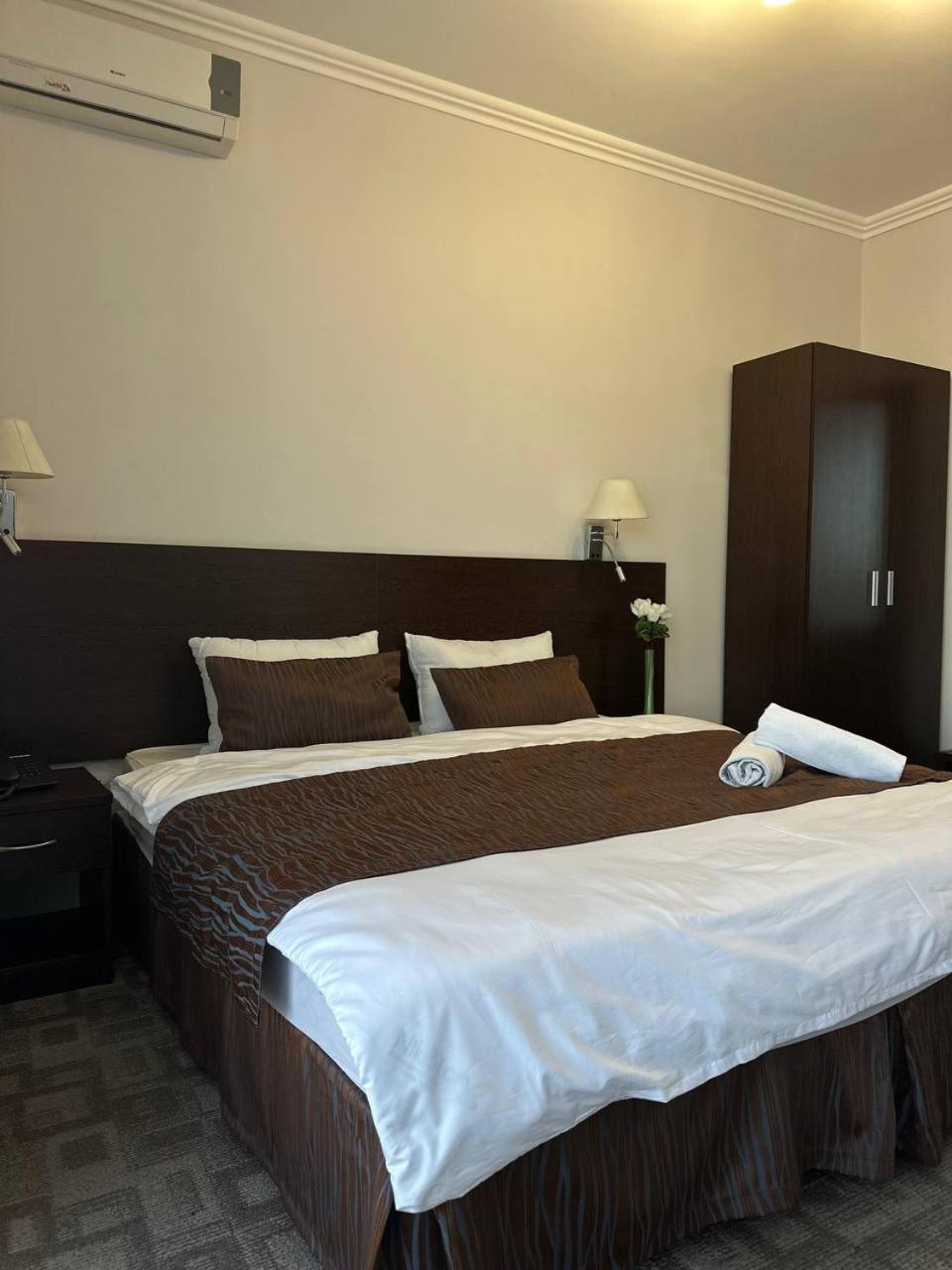 Tanzharyk Hotel Aqtöbe Luaran gambar