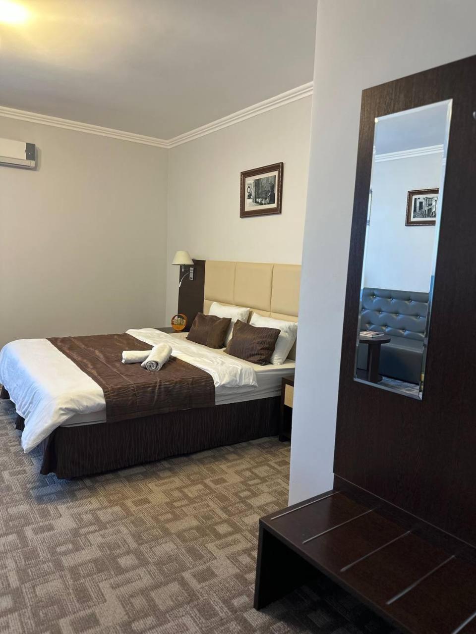 Tanzharyk Hotel Aqtöbe Luaran gambar
