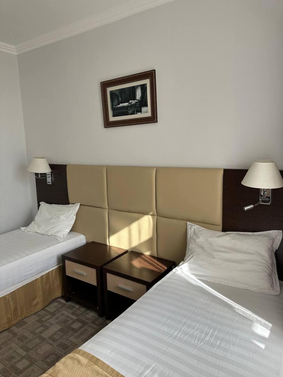 Tanzharyk Hotel Aqtöbe Luaran gambar