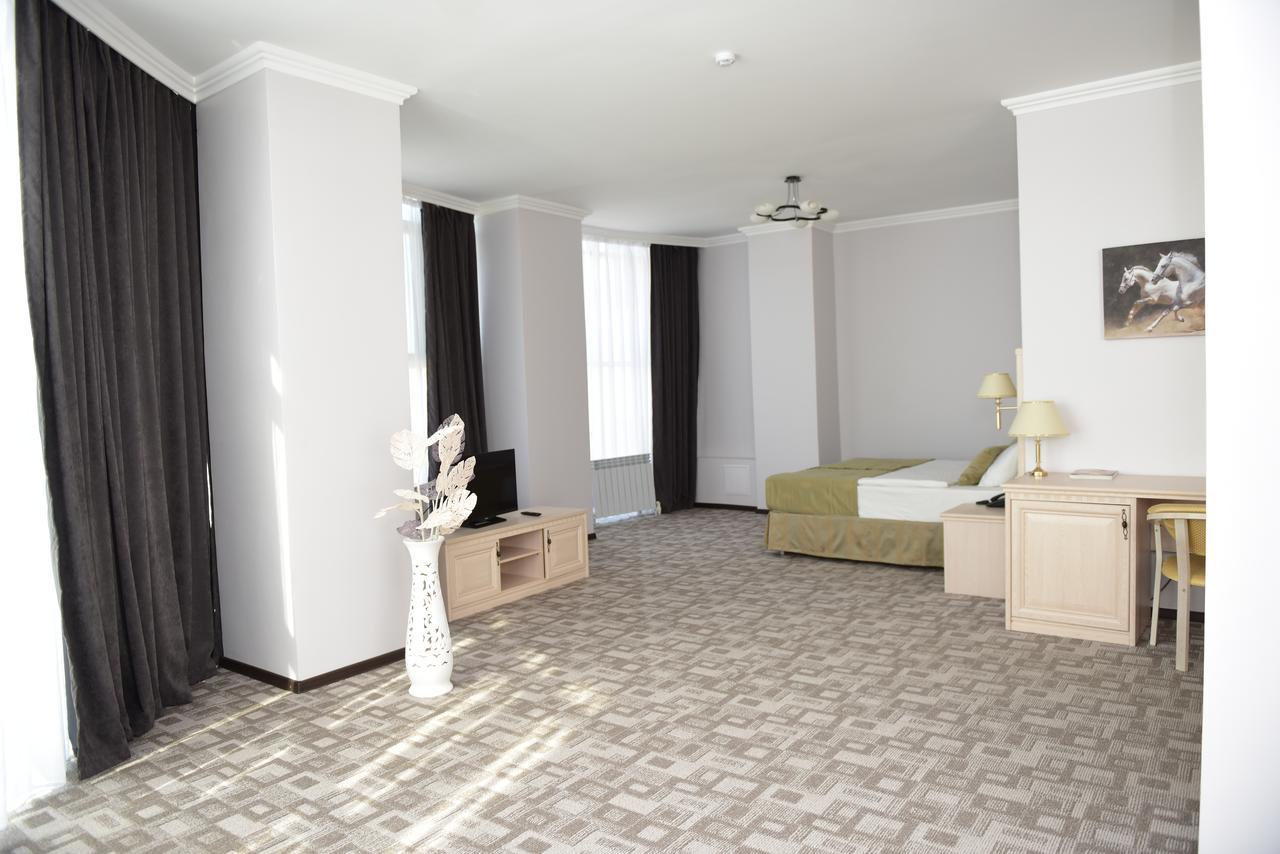 Tanzharyk Hotel Aqtöbe Luaran gambar