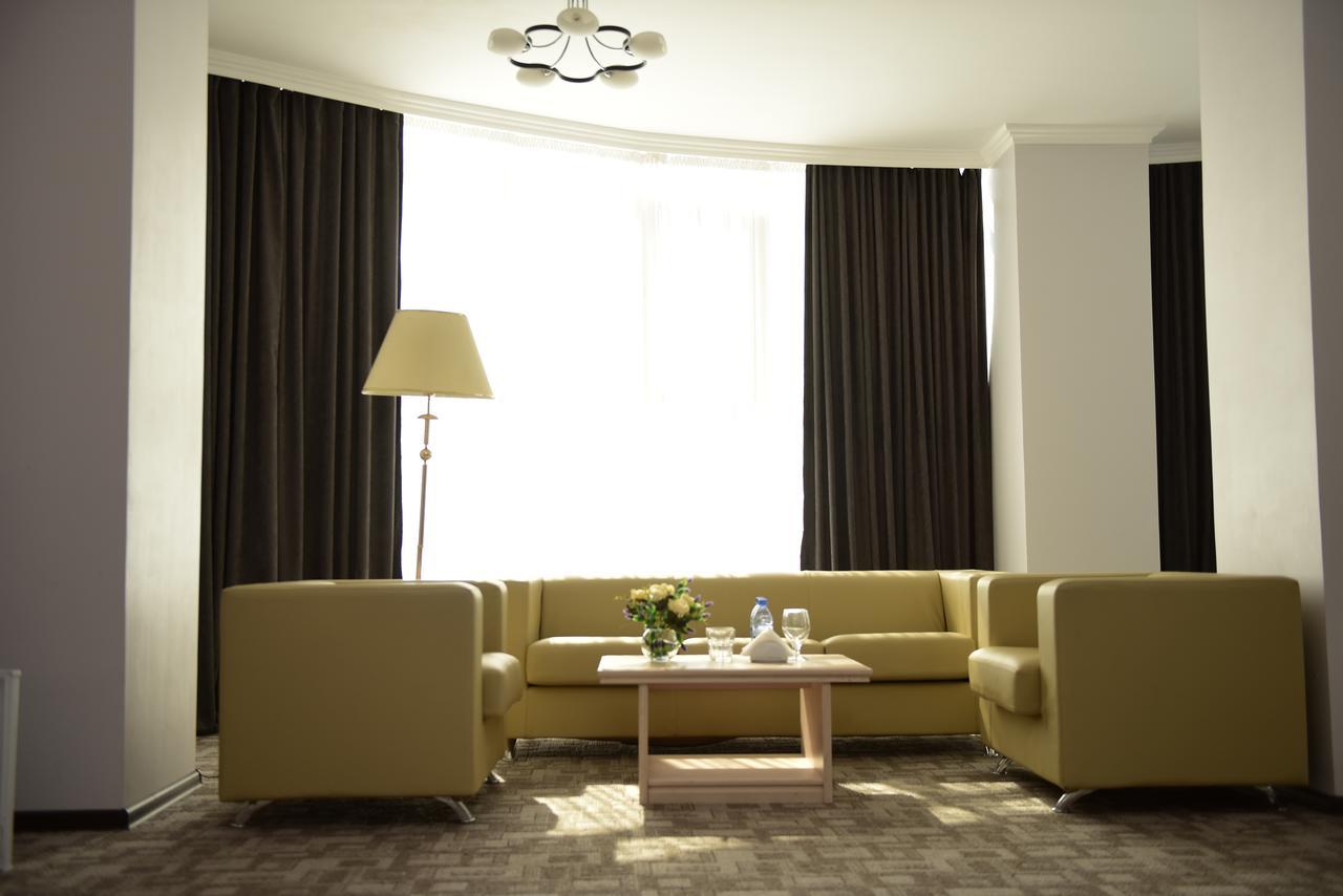 Tanzharyk Hotel Aqtöbe Luaran gambar